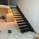 Diseño de escaleras de interior con carpintería metálica: consejos y ejemplos
